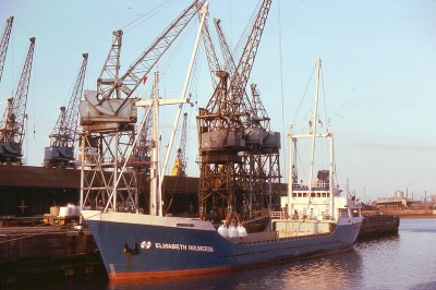 ELISABETH HOLWERDA 0476a.jpg