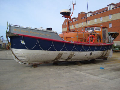 RNLB-Robert-&-Dorothy-Hardcastle.jpg