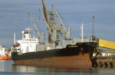 POLYDEFKIS P 281001a.jpg