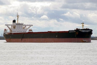 AQUAGLORY 040908a.JPG