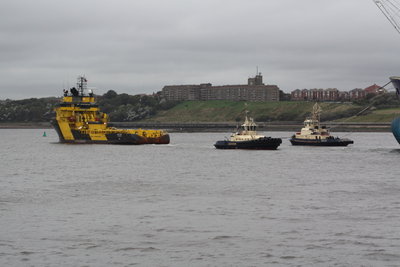 Odin Viking, Roseberry Cross & Svitzer Sun, 18 October 2013_1.JPG