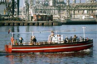 TEES DISCOVERER 121085a.jpg