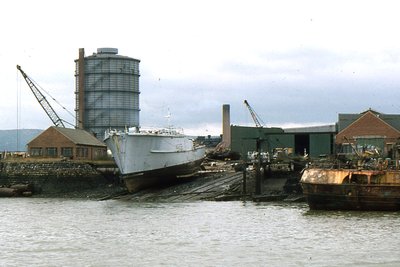 HMS CHAWTON 040977a.jpg