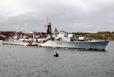 Defender, July 1966 (1)_1.jpg