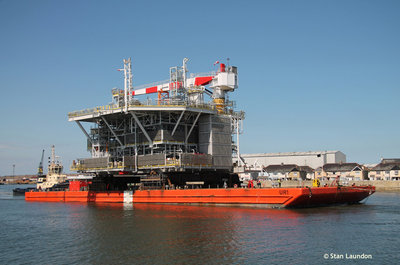 cygnus alpha sails2.JPG