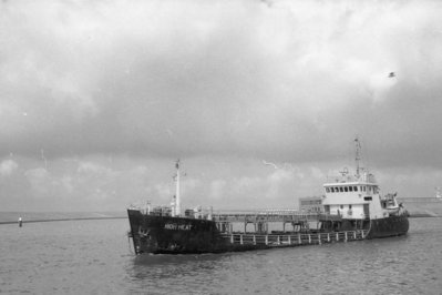 high heat 1944 later tiny swan 3-79 997.jpg