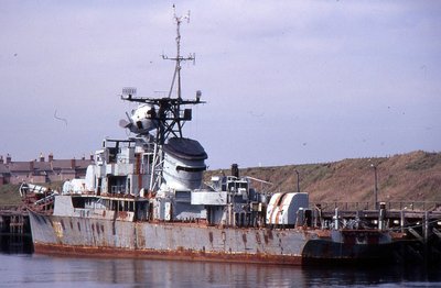 RUSSIAN RIGA CLASS Frigate  180590a.jpg