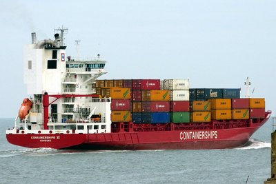 15006containerships-vi120215x2.jpg