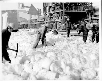 Race HATCH_COVER_NO3_HOLD.JPG