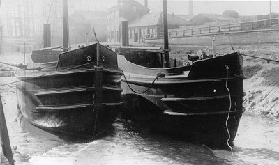 ACES TYPE BARGES HESSLE.jpg