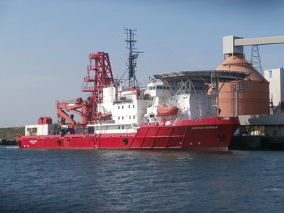 deepsea worker- alcan.JPG