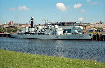 Glasgow, Newcastle, 27 April 1991_2_1.jpg