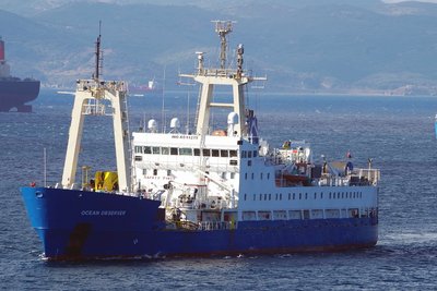 OCEAN OBSERVER 041017x.JPG