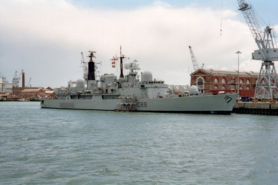 Glasgow, Portsmouth, 24 June 2004_1_1.jpg