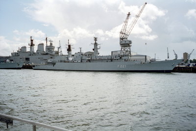 Regele Ferdinand, Portsmouth, 24 June 2004 (1)_1.jpg