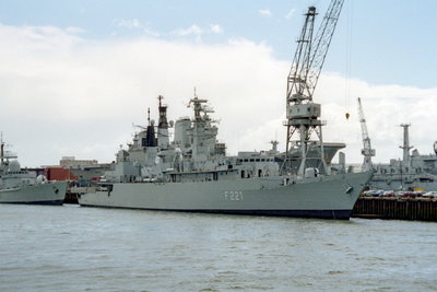 Regele Ferdinand, Portsmouth, 24 June 2004 (2)_1.jpg