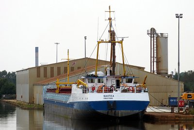 18113nautica270618x3.jpg
