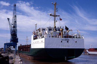LYS CAPTAIN 090696b.jpg