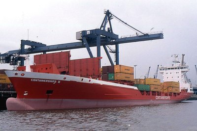 containerships-v220898.jpg