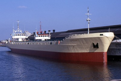 SUPERIORITY 270491a.jpg