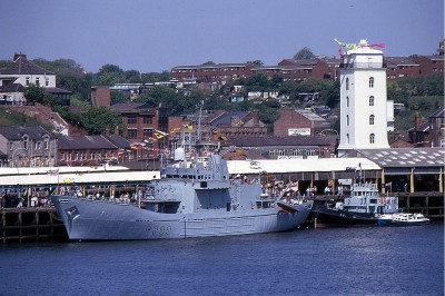 HMS ORKNEY-LOYAL HELPER 260590a.jpg