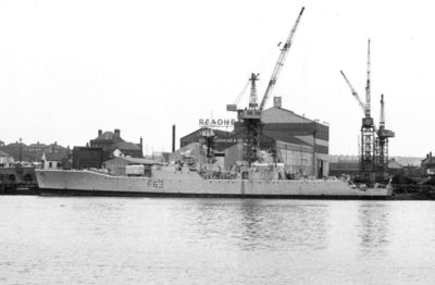 HMS SCARBOROUGH   1-2-1976.jpg