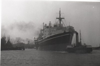 penrith castle & tug.jpg
