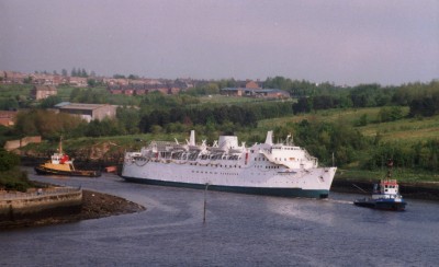 Caledonian Princess May 1998.jpg