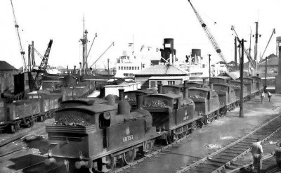 AlexDockShed1950s_11locos_MGF.jpg