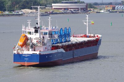 MAUREEN S 050724f.JPG