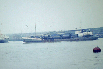 832a.jpg