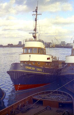 ormesby cross 220974.jpg