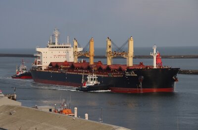 Issara Naree-1.jpg