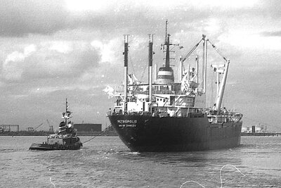 petropolis 180975 x4.jpg