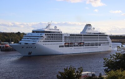 Seven Seas Mariner-3.jpg