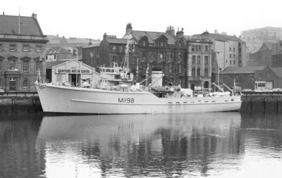 HMS ASHTON   DEC 1973.jpg
