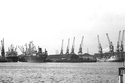 nicolaos d.l. + saint marcel + libra 290276.jpg