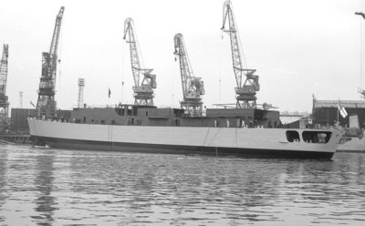 HMS NEWCASTLE   24-4-1975.jpg