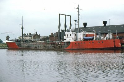 DAYSTREAM 110683a.jpg